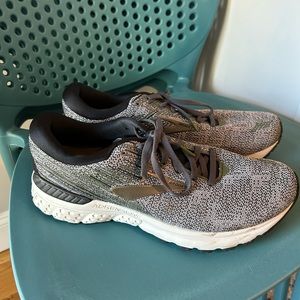 Men’s Brooks running shoe.